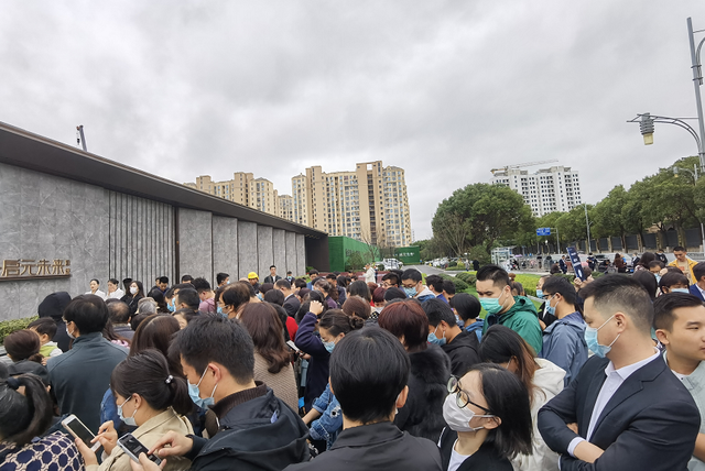 今天，蘇州5家純新盤冒雨公開售樓處